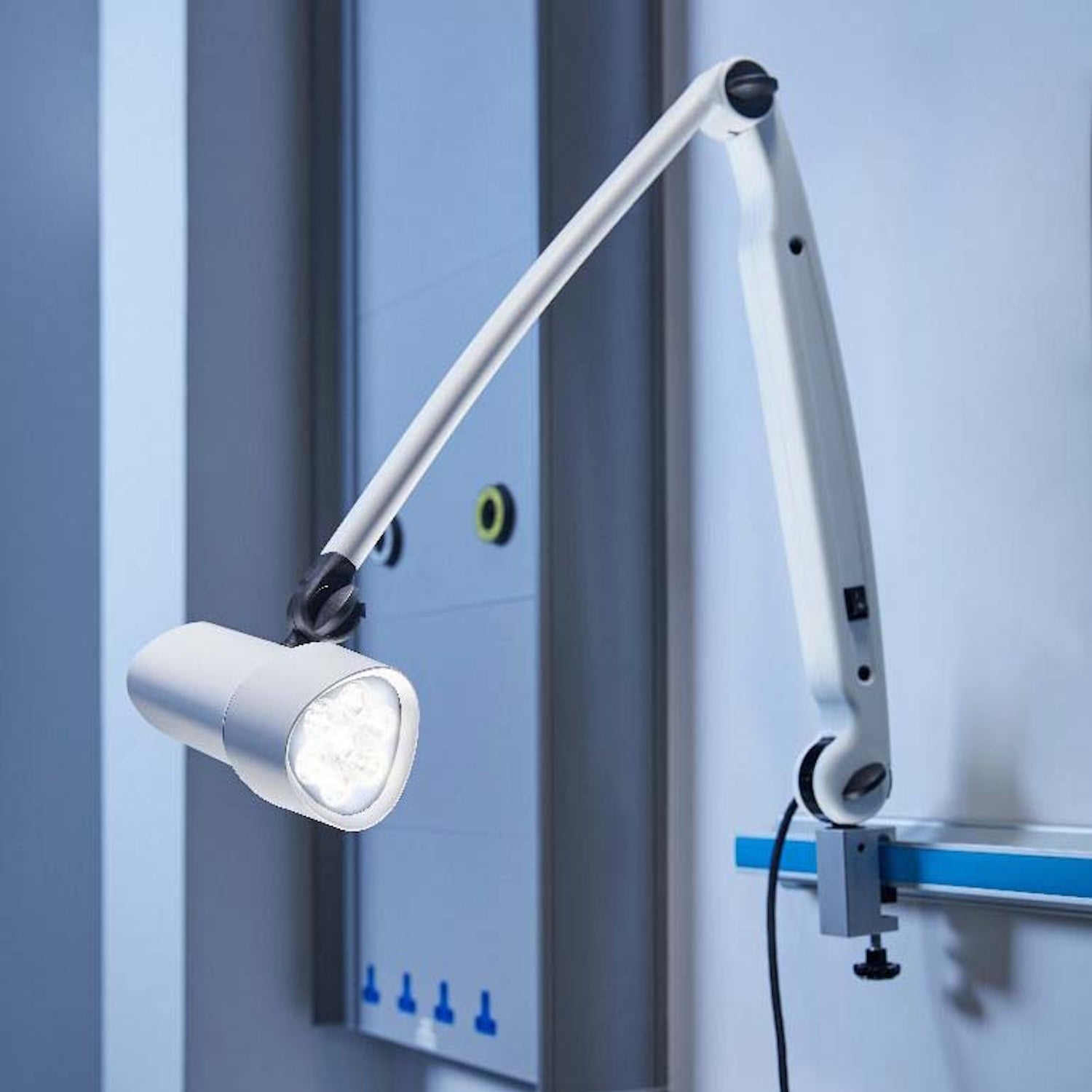 Coolview CLED50 FX Arm Examination Light | Desk Mounted (4)